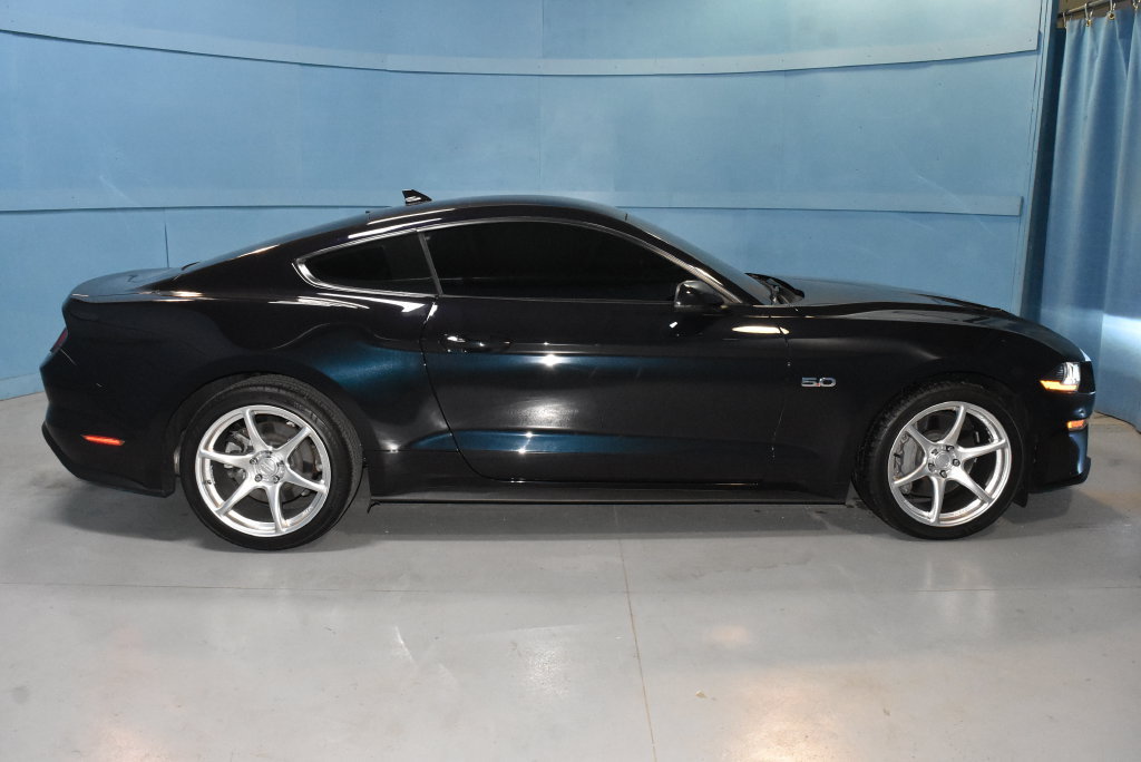Used 2022 Ford Mustang GT Premium w/ Equipment Group 401A RWD image 18