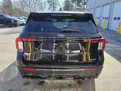 New 2026 Ford Explorer ST-Line w/ ST-Line Street Pack AWD/4WD image 4