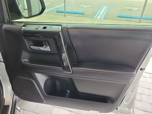 Used 2018 Toyota 4Runner TRD Off-Road Premium image 30