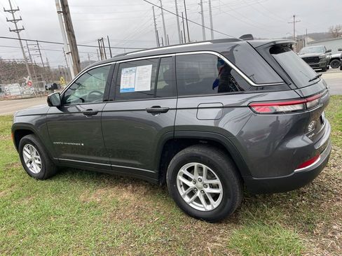 Used 2023 Jeep Grand Cherokee Laredo w/ Luxury Tech Group I image 4