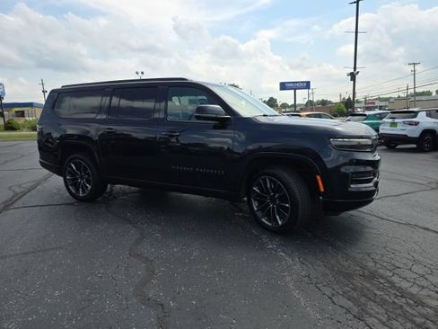 Used 2025 Jeep Grand Wagoneer L Series II Obsidian w/ Quick Order Packagew 28T AWD/4WD image 9