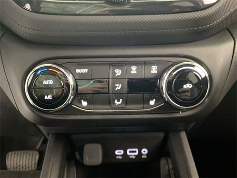 Used 2023 Chevrolet TrailBlazer LT w/ Convenience Package image 40