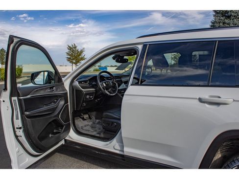 Used 2021 Jeep Grand Cherokee L Limited AWD/4WD image 25