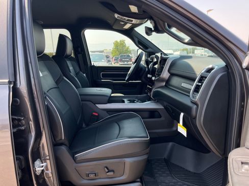 New 2026 RAM 3500 Laramie AWD/4WD image 28