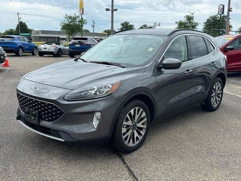 Certified 2022 Ford Escape Titanium w/ Class II Trailer Tow Package AWD/4WD image 2