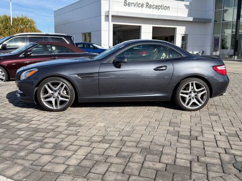 Used 2015 Mercedes-Benz SLK 250 image 9