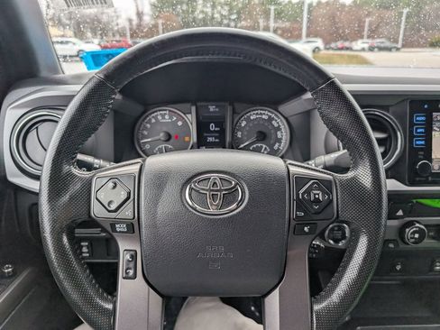 Used 2016 Toyota Tacoma TRD Off-Road w/ Towing Package image 22