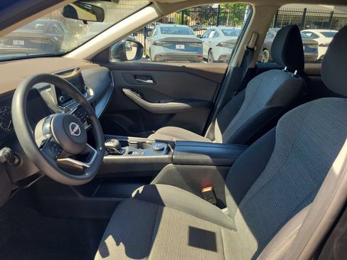Used 2023 Nissan Rogue SV AWD/4WD image 16