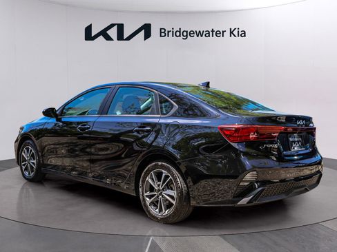 Certified 2024 Kia Forte LXS FWD image 4