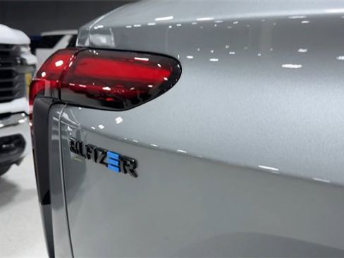 New 2026 Chevrolet Blazer EV LT image 6