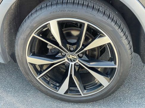 Certified 2023 Volkswagen Tiguan SEL R-Line AWD/4WD image 29