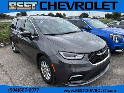 Used 2023 Chrysler Pacifica Touring-L