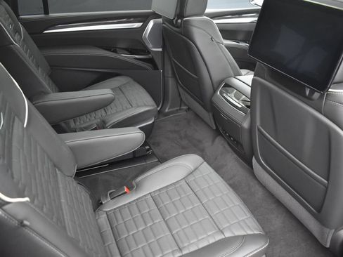 Certified 2026 Cadillac Escalade ESV V AWD/4WD image 30