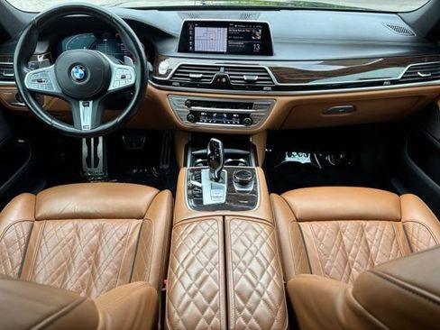 Certified 2022 BMW 750i xDrive w/ Luxury Rear Seating Package AWD/4WD image 20