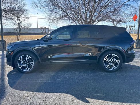 Used 2025 Lincoln Nautilus Premier w/ Equipment Group 102A image 22