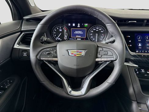 Used 2025 Cadillac XT6 Premium Luxury w/ Technology Package AWD/4WD image 11