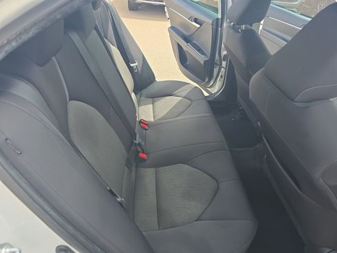 Used 2022 Toyota Camry LE w/ Carpet Mat Package (TMS) image 18