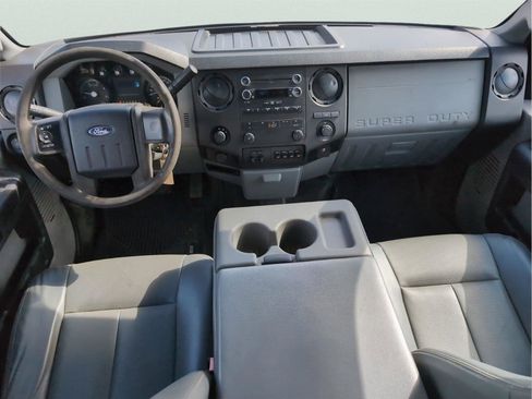 Used 2014 Ford F450 XL w/ Power Equipment Group image 26