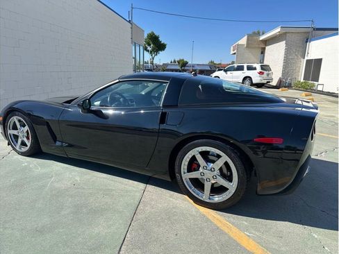 Used 2005 Chevrolet Corvette Coupe w/ Preferred Equipment Group RWD image 10
