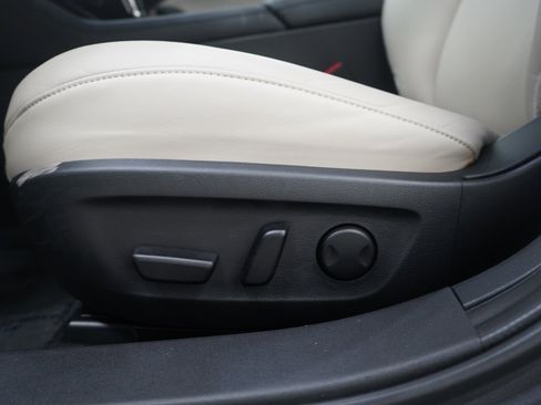 Used 2023 MAZDA MAZDA3 s image 24