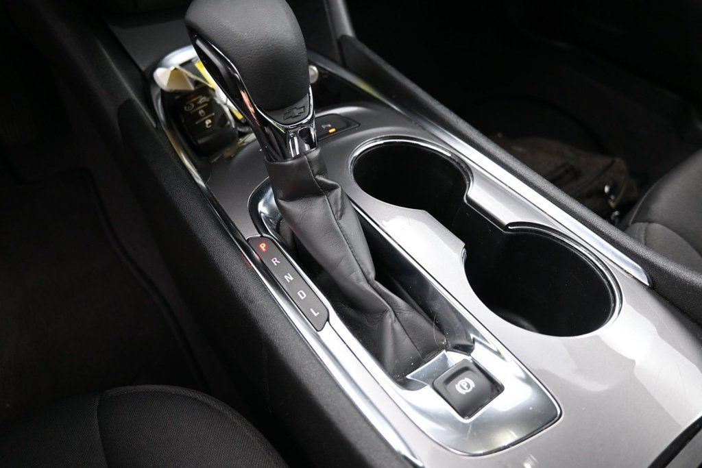 Used 2025 Chevrolet Malibu LT FWD image 15