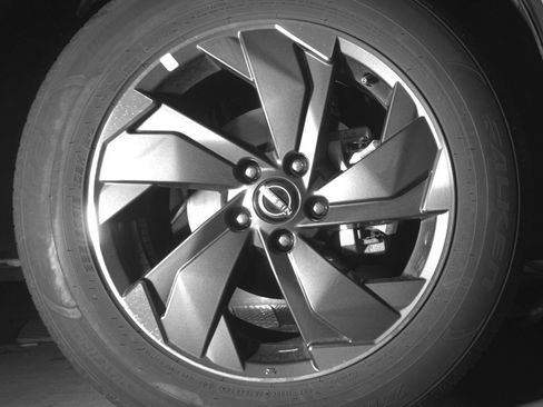 Used 2025 Nissan Rogue SV FWD image 13