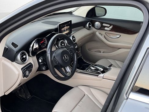 Used 2018 Mercedes-Benz GLC 300 4MATIC image 7