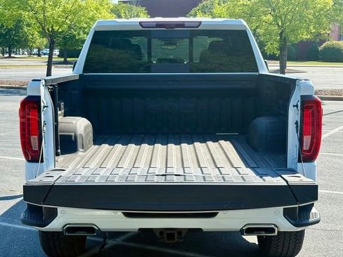 Used 2025 GMC Sierra 1500 AT4 w/ AT4 Premium Package AWD/4WD image 17