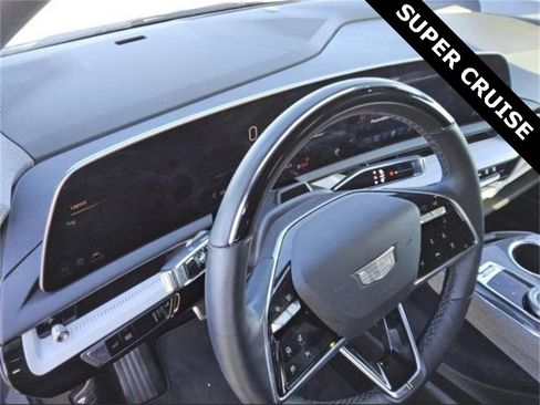 Used 2025 Cadillac Optiq Luxury 1 image 2