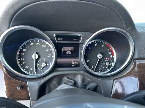 Used 2014 Mercedes-Benz GL 450 4MATIC image 24