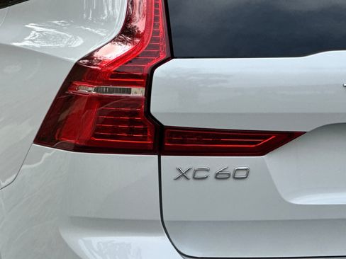 Used 2021 Volvo XC60 T8 R-Design w/ Advanced Package AWD/4WD image 34