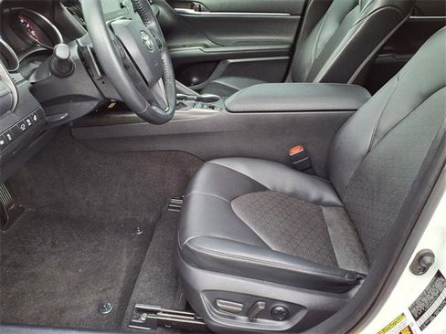 Used 2022 Toyota Camry XSE image 13