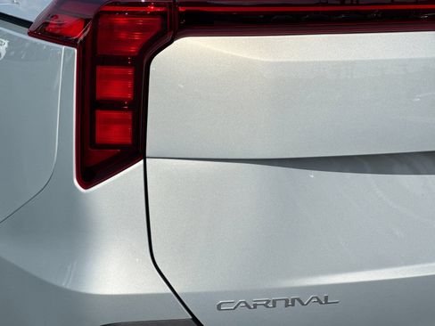 New 2026 Kia Carnival SX image 33