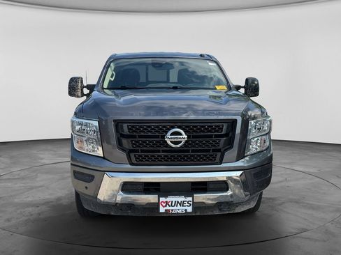 Used 2021 Nissan Titan SV w/ SV Convenience Package AWD/4WD image 3