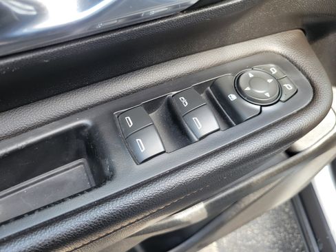 Used 2020 GMC Terrain SLE image 23