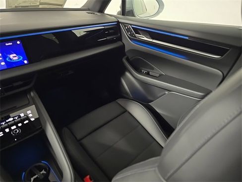 Certified 2025 Porsche Macan Electric image 24