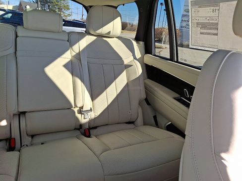New 2026 Land Rover Range Rover Long Wheelbase SE AWD/4WD image 16