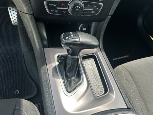 Used 2023 Dodge Charger SXT w/ Cold Weather Package RWD image 29