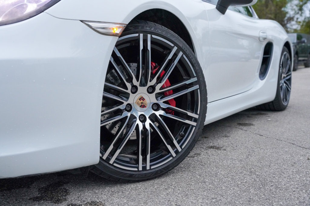 Used 2015 Porsche Cayman S RWD image 3