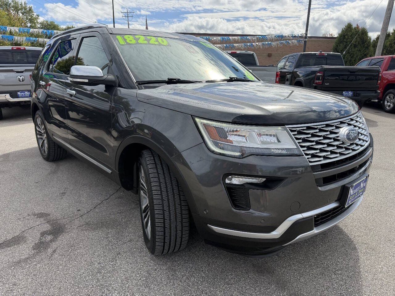 Used 2018 Ford Explorer Platinum AWD/4WD image 3