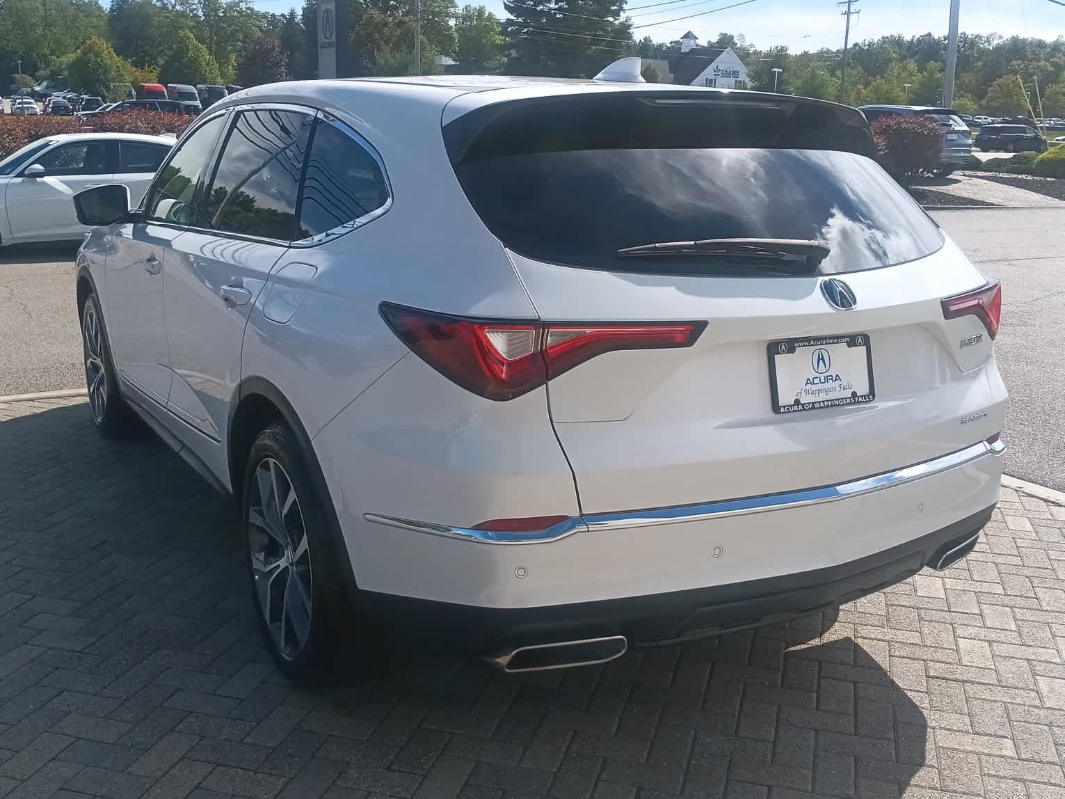 Used 2024 Acura MDX w/ Technology Package AWD/4WD image 3