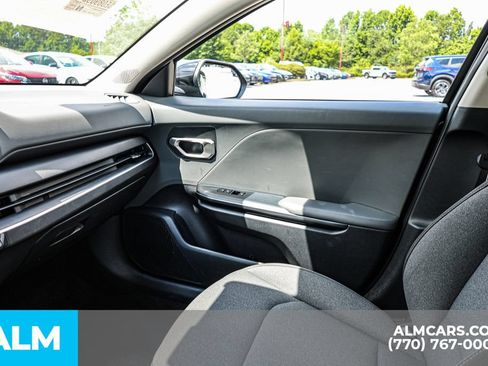 Used 2025 Kia K4 FWD image 42