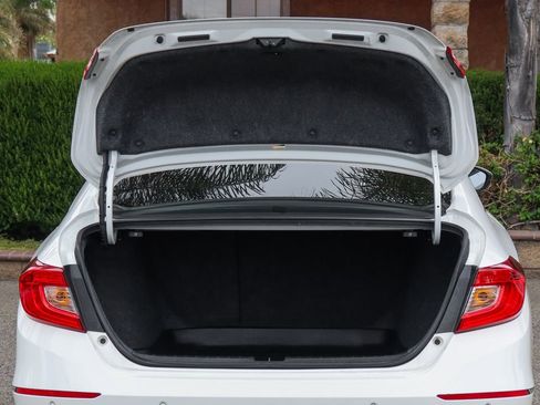 Used 2021 Honda Accord Touring image 8