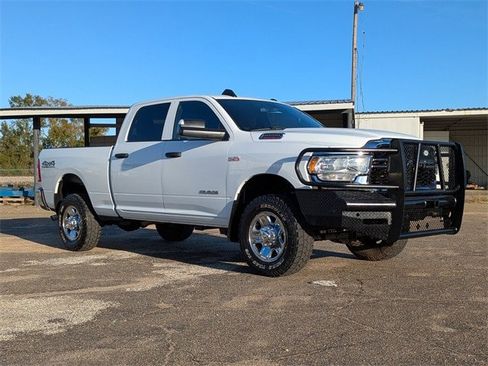 Used 2022 RAM 2500 Tradesman w/ Chrome Appearance Group image 2