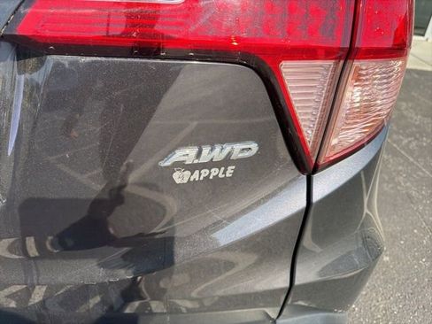 Used 2018 Honda HR-V LX image 6