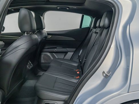 Used 2024 Maserati Grecale GT image 23