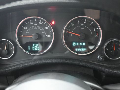 Used 2018 Jeep Wrangler Sport AWD/4WD image 14