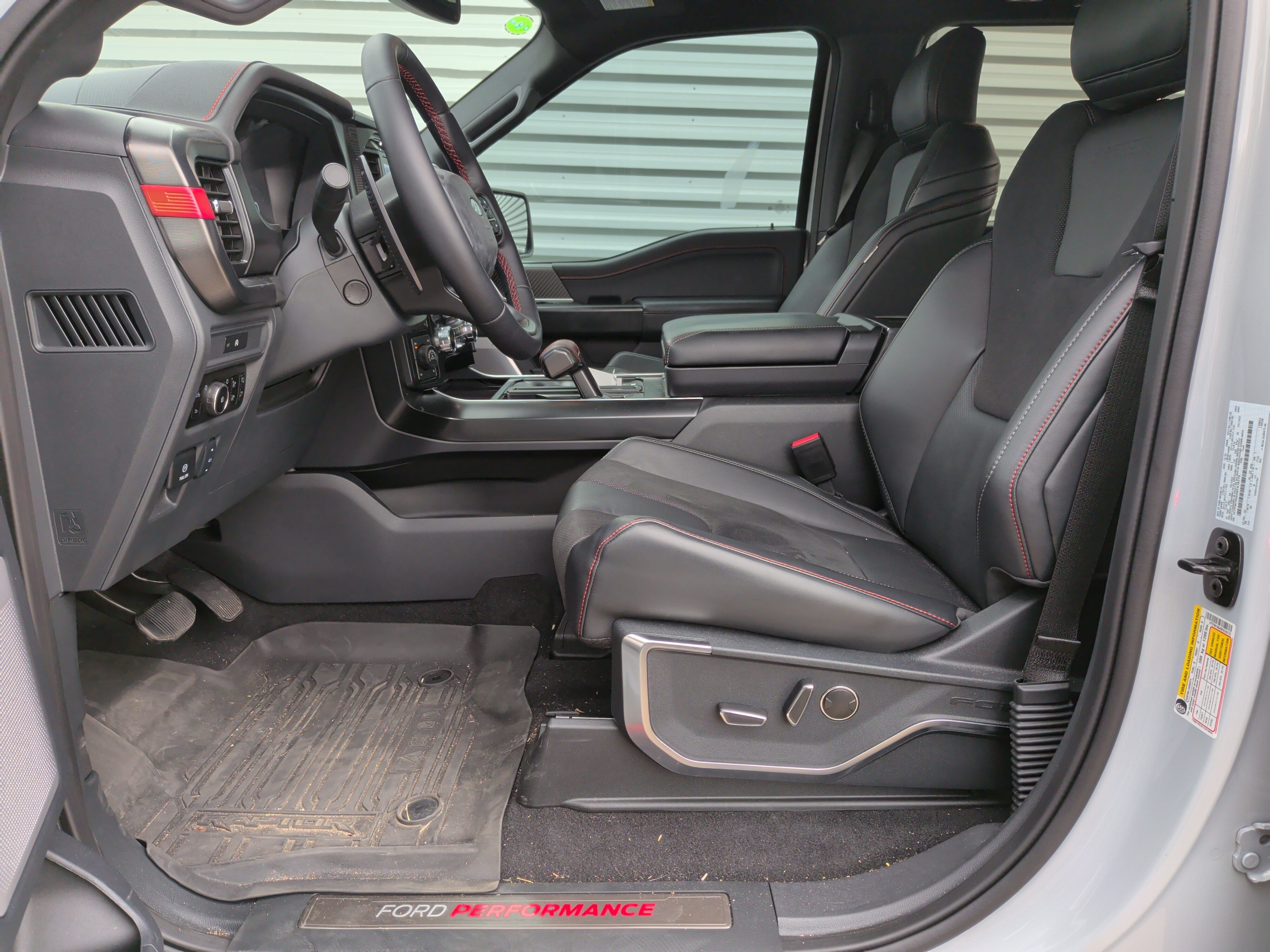 Used 2025 Ford F150 Raptor AWD/4WD image 16