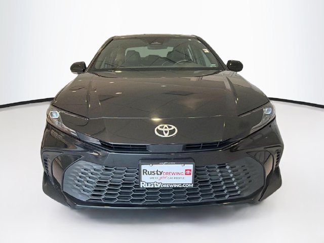 Used 2025 Toyota Camry SE FWD image 2