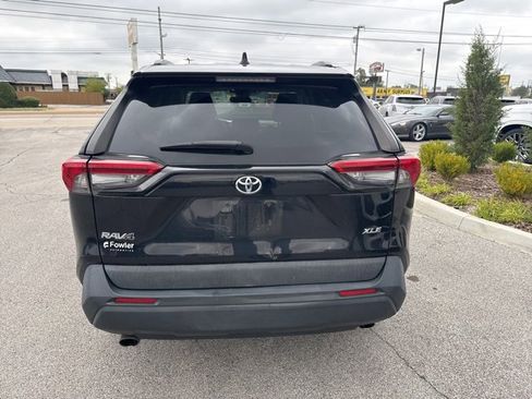 Used 2020 Toyota RAV4 XLE image 11